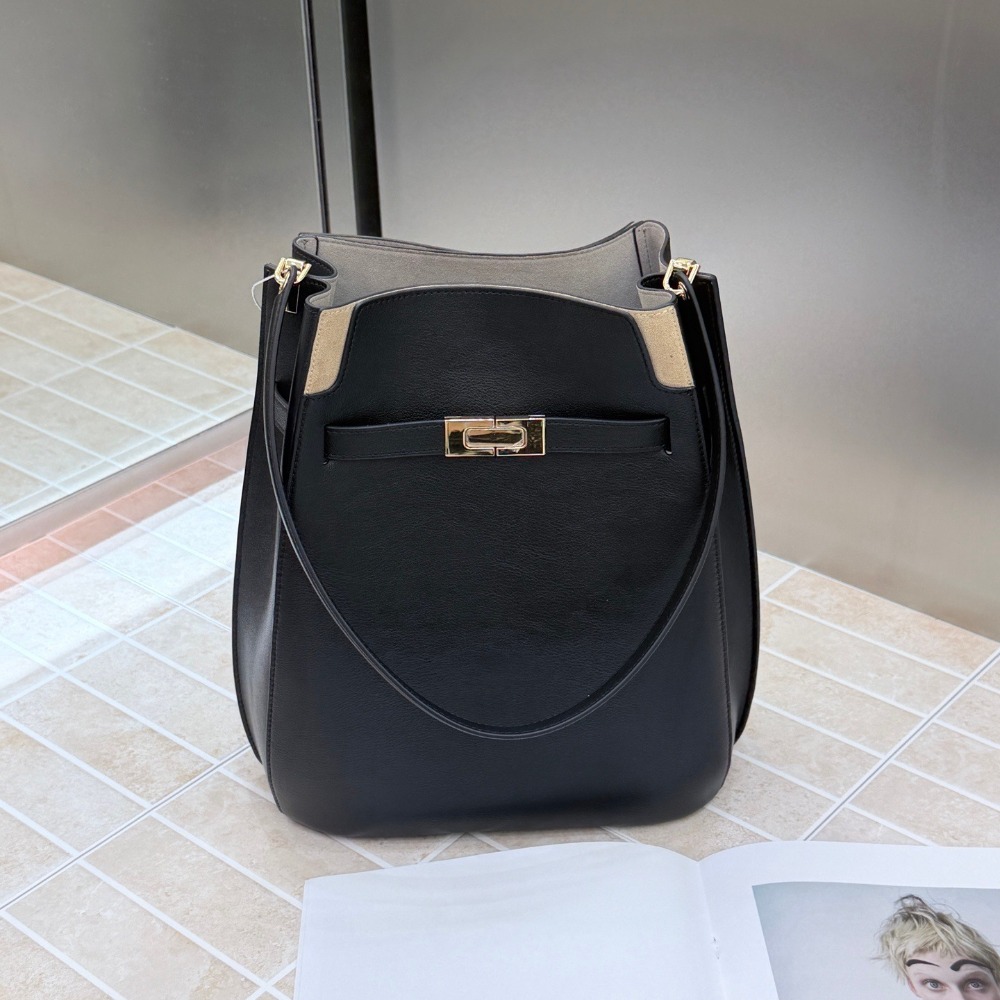New Bucket Bag Old Money Wind  - Luxury Bags Leather recension och pris