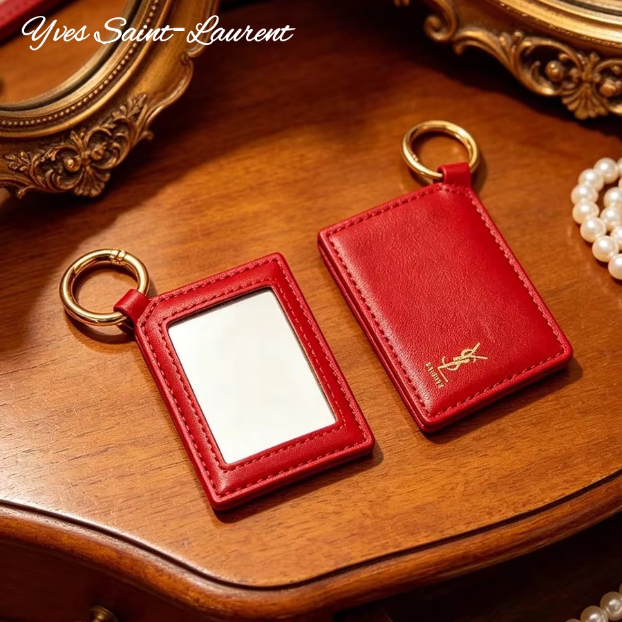 YSL  Red Leather Square Mini P - Luxury Bags Leather recension och pris