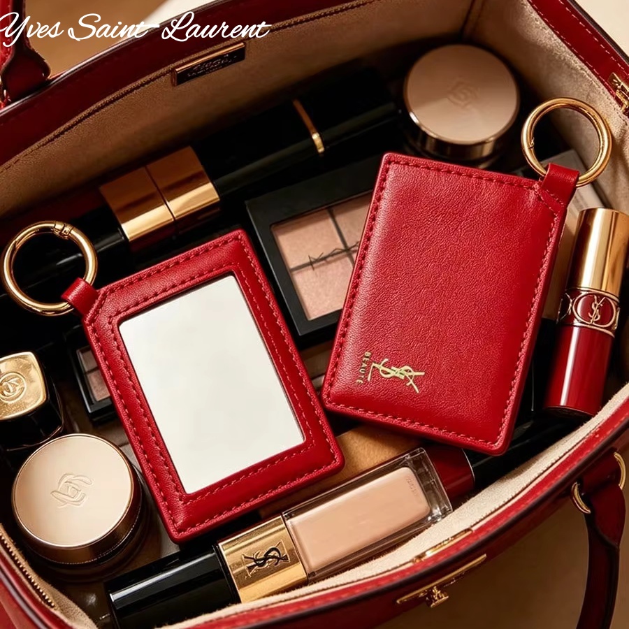 YSL  Red Leather Square Mini P - Luxury Bags Leather recension och pris